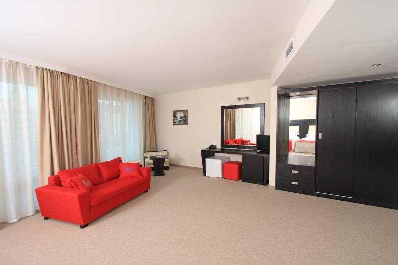 סאני ביץ' Calypso Hotel - All Incluisve מראה חיצוני תמונה